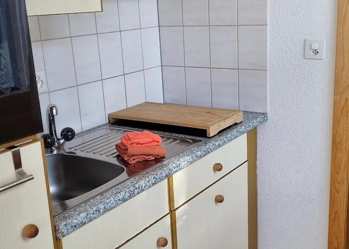 Zur Stilli Dorf Han/Misafirhane Ostrava