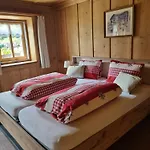 Zur Stilli Dorf Inn Davos